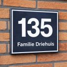 Emaille-Hausnummer Bis-Involutus 25x20 cm