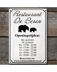 Betriebsschild mit Öffnungszeiten