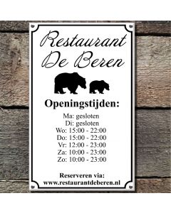 Betriebsschild mit Öffnungszeiten