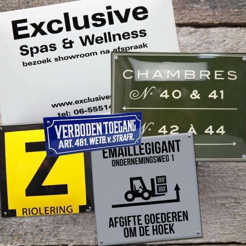 Textschilder und Betriebsschilder