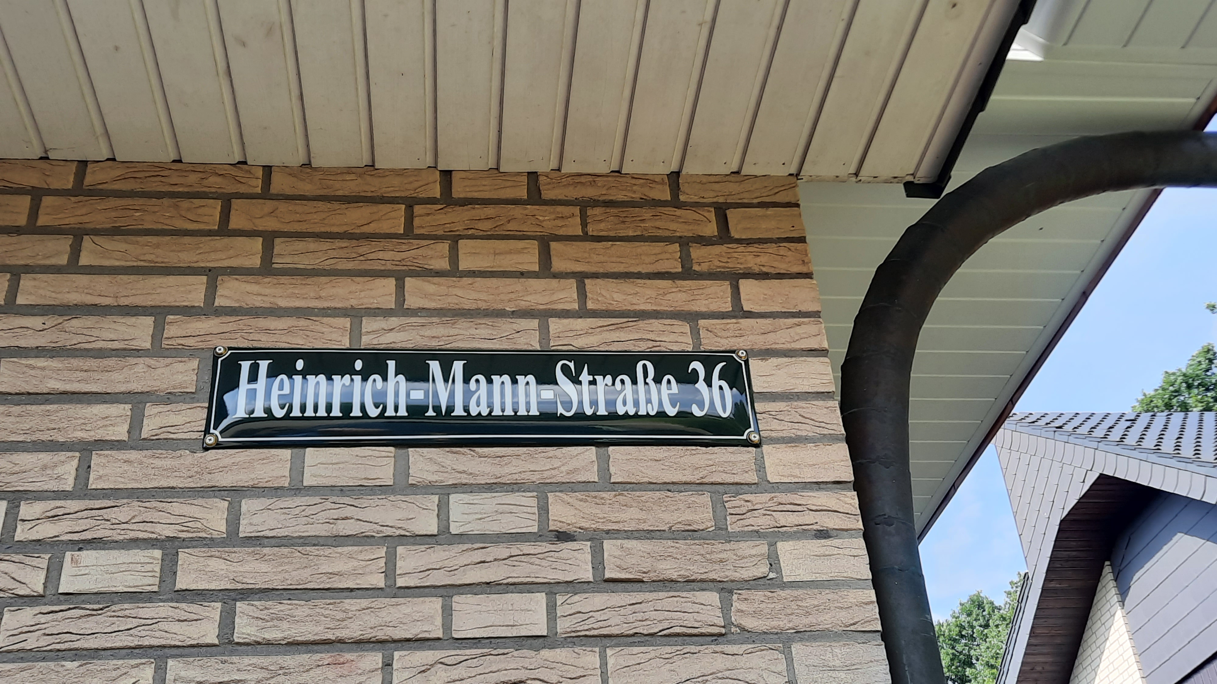 Emaille Straßenschild 70 x 15 cm, 25 Zeichen, 1-zeilig